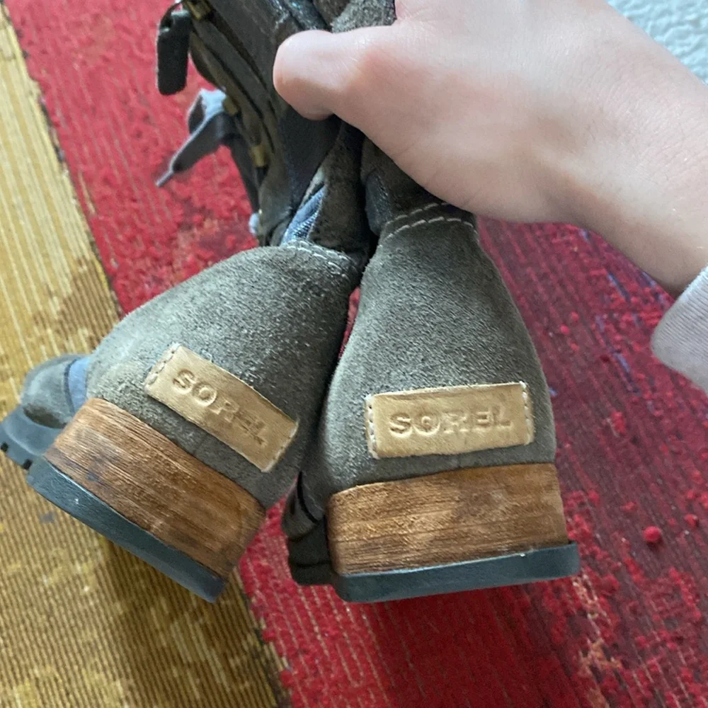 Gray and Blue Lace-Up Boots - Picture 2 of 3